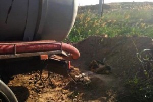 В Астрахани ассенизатор сливал нечистоты в централизованную систему водоотведения