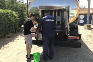 В Астрахани для жителей посёлка Приволжье организован подвоз воды