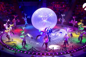 Огромный фонтан и лазерные инсталляции: шоу четырёх стихий под куполом астраханского цирка