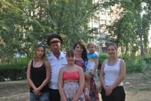 Астраханский «дядя Степа» или многодетный папа дорожный полицейский Сергей Сызранов