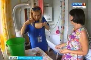 Резкий запах, неприятный привкус. Астраханцы массово жалуются на качество питьевой воды