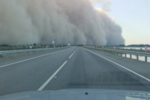 В Калмыкии объявили о второй пылевой буре: астраханцев пока не предупреждали