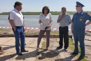 Под Астраханью сельчанам и федеральной трассе угрожает разрушающийся берег реки