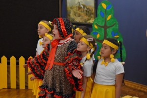 В Астрахани слабослышащие дети подготовили спектакль