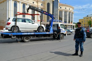 В Астрахани у семи автолюбителей арестовали имущество