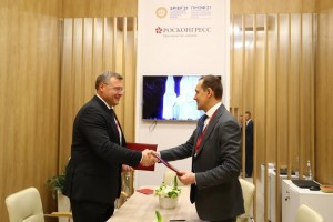 Астраханский губернатор подписал соглашения с Росреестром и Росгеологией