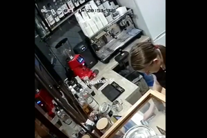 В Астрахани покупатель обманул бариста в местной кофейне (видео)