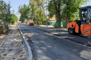 В Астрахани ремонтируют дороги у&#160;школ и&#160;детсадов