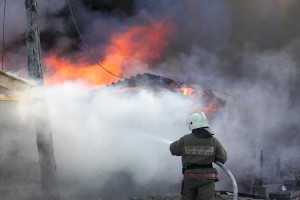 В Астраханской области из-за халатности сгорело 3 здания