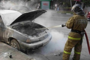 В Астрахани сгорела машина