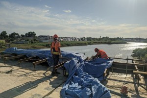 Ростовский подрядчик ремонтирует Милицейский мост в Астрахани с опережением графика