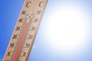 Астраханцев вновь предупреждают о сильной жаре