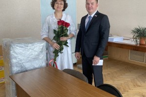 Астраханский депутат подарил инфекционной больнице необходимое оборудование