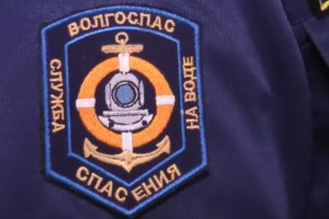 В Астрахани спасатели достали из Волги тело неизвестного