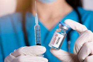 Губернатор поручил вакцинировать сотрудников органов государственной власти