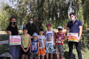 Астраханские железнодорожники подарили подшефным детям надувные бассейны