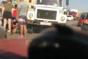 В Астрахани на Фунтовском шоссе автоцистерна сбила ребёнка