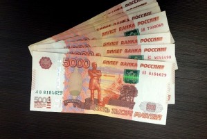 Прокурорам удалось вернуть 45 астраханцам более 9 млн рублей зарплаты