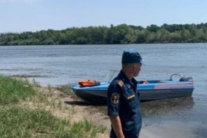 В Астраханской области утонули бабушка и двое внуков