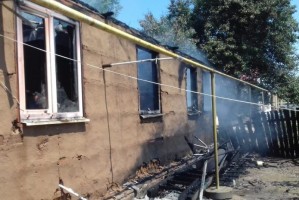 В сёлах Астрахнской области из-за электропроводки горели жилой дом и хозпостройка