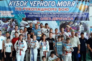 На Кубке Чёрного моря астраханские рукопашники выиграли 3 командные и 30 личных медалей