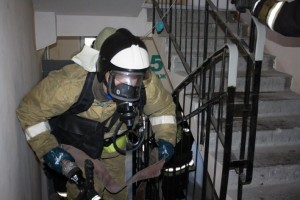 В жилых многоэтажках Астрахани горело электрооборудование