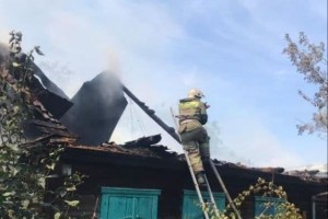 В астраханском селе Карагали потушили пожар в жилом доме на площади 90 кв. м