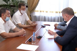 Предстоящие выборы в Астрахани губернатор обсудил с представителями КПРФ