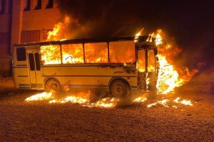 В Астрахани сгорели автобус, балкон и&#160;два гаража