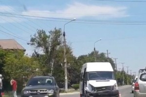 В Астрахани два человека пострадали в ДТП с маршруткой