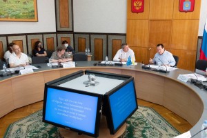 Депутаты астраханской облдумы обсудили проблему опустынивания земель с депутатами Калмыкии
