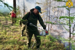 МЧС России продолжает наращивать группировку для защиты жителей Якутии от лесных пожаров