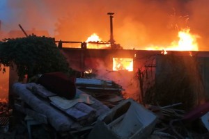 За сутки в Астрахани горели 3 автомобиля и 8 хозяйственных построек