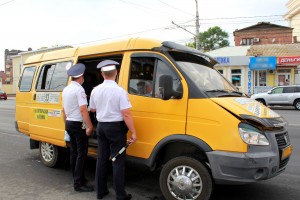 Астраханская полиция останавливает маршрутки и проверяет масочный режим