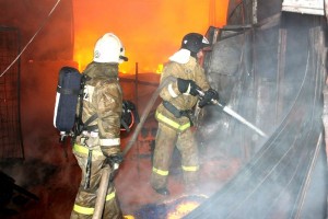 В двух городах Астраханской области были сложные пожары в жилом секторе