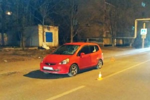 В Астрахани автоледи на иномарке тяжело травмировала девушку-пешехода