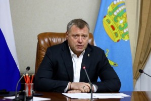Астраханский губернатор Игорь Бабушкин   встретился на брифинге с региональными СМИ