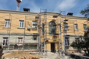В Камызякской школе искусств завершают капитальный ремонт