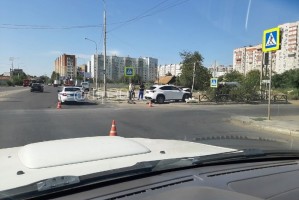 В Астрахани при столкновении иномарок пострадала водитель