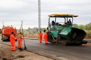 В Астраханской области план года по ремонту региональных трасс выполнен почти наполовину