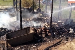 В Астраханской области за день сгорели две хозпостройки