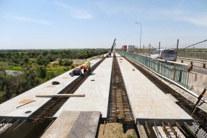 Многострадальный мост через Белый Ильмень в Астраханской области сдадут в октябре