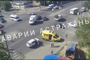 В Астрахани на улице Яблочкова сбили 20-летнюю девушку
