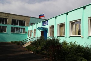 В школе №57 в Астрахани пообещали отремонтировать крышу до холодов