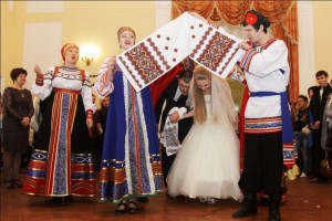 Астраханский архив культурного наследия пополнился свадебными традициями