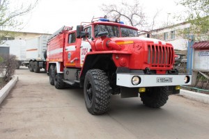 В Астрахани для водителей машин МЧС провели занятия по правилам дорожного движения