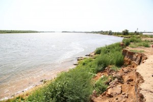 В селах Астраханской области решают острую проблему обрушения берегов