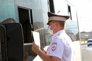 В Астраханской области сотрудники ГИБДД убеждали водителей пристёгиваться