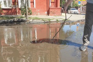Исторический центр Астрахани тонет в фекалиях