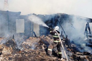 Из-за неосторожного обращения с огнём в Астраханской области произошли два крупных пожара